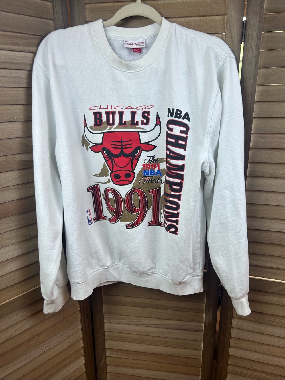 Mitchell & Ness Chicago Bulls 1991 NBA Champions Crewneck Sweatshirt Large